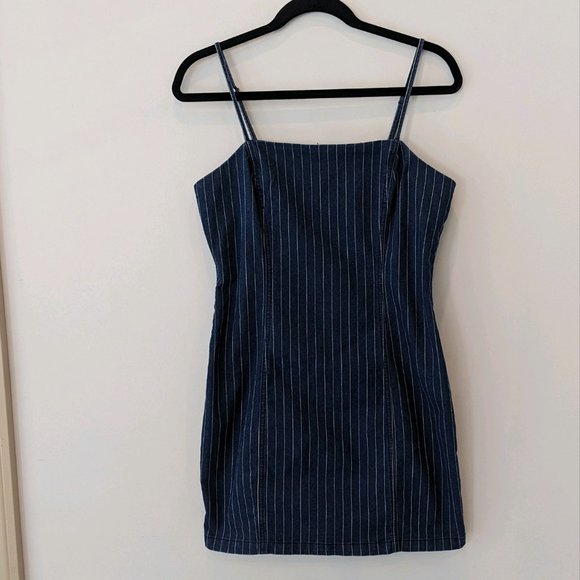 Forever 21 Denim Jumper Size Large - Picture 1 of 3